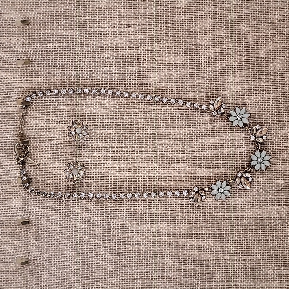 Chloe + Isabel necklace and earring set